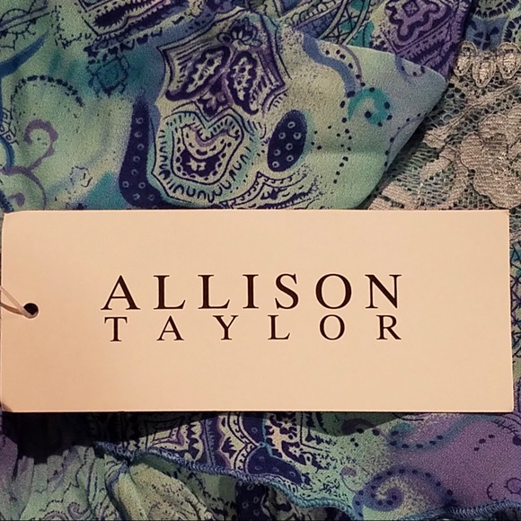 Allison Taylor Blue Design Stretch Button-Up. 285 - Picture 5 of 8